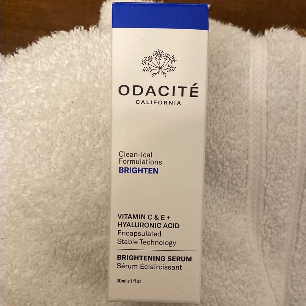 Odacité White and Blue Serum